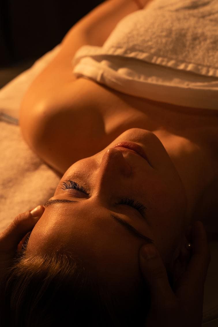 Deep Tissue + Red Light Recovery